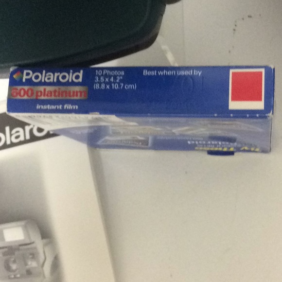 Polaroid One-Step Express Camera & Camera Bag - Picture 15 of 15